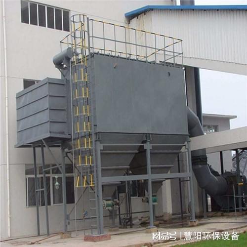 化工厂脉冲布袋除尘器（化工厂除尘设备）(图1)