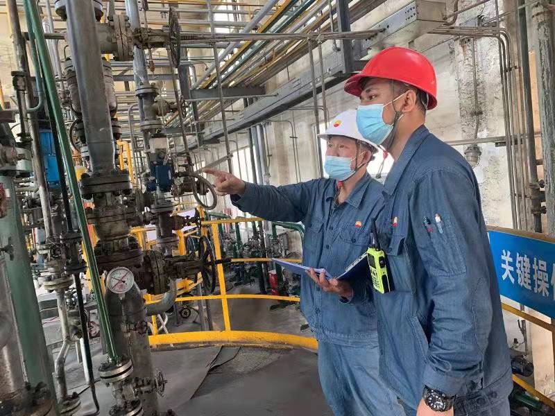 米乐M6平台：乌鲁木齐石化：科技创新让“老设备”焕发青春(图1)