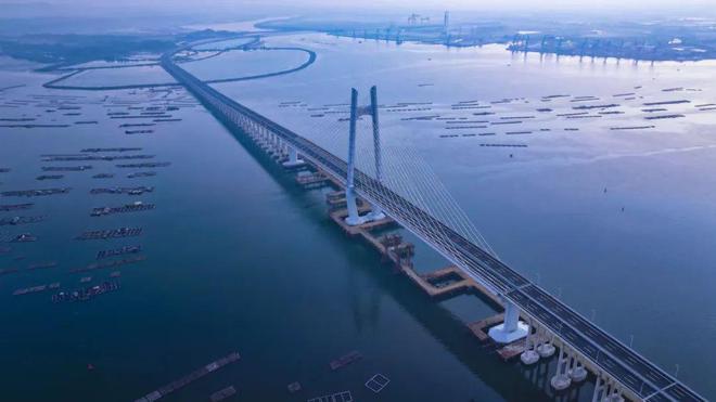 米乐M6网页版：广东再通跨海通道！阳江海陵大堤至溪头段公路工程正式通车(图1)