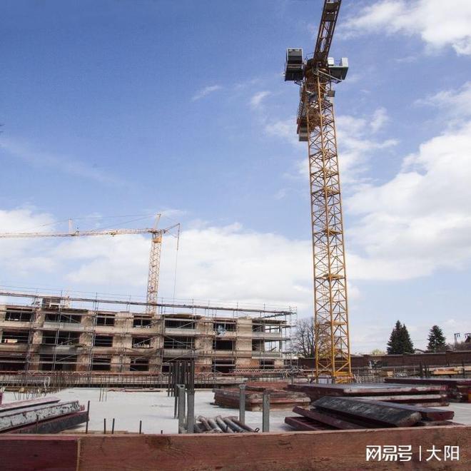 环氧沥青结合料阴凉通风、处、防暴晒和冰冻的地方。(图2)