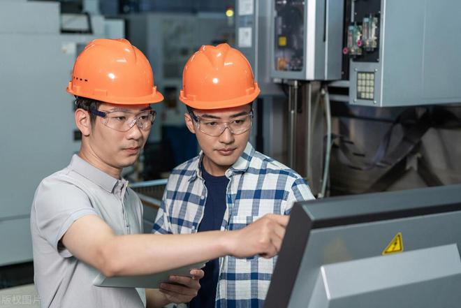 10专业就业率90%本科生月收入增长率出炉5类行业涨幅超10%(图2)