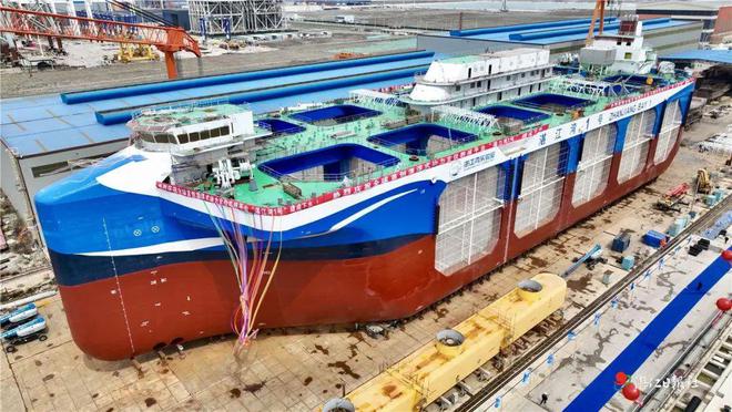 米乐M6网页版：全球首创！深海重器！“湛江湾1号”建成下水(图2)