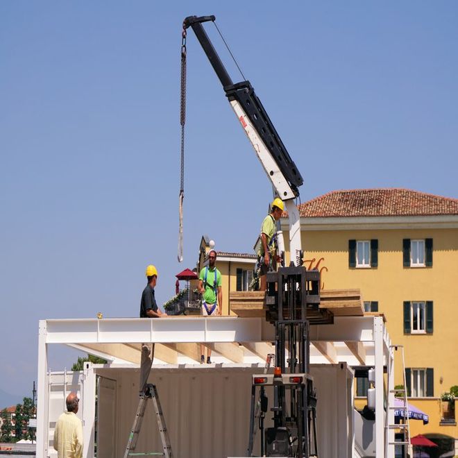 环氧保护涂料柔软和无接缝的橡胶涂层。(图2)