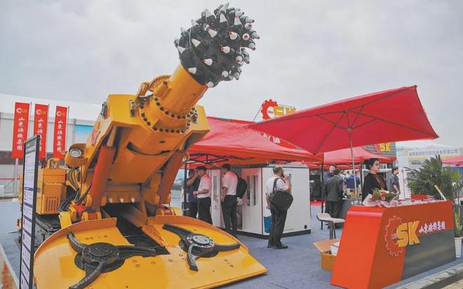 陕西榆林：“黑色能源”的绿色革命(图4)