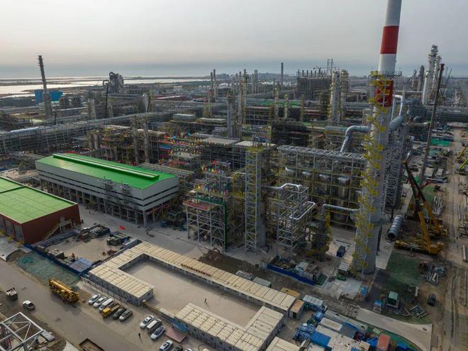 建设总进度超过88%！华锦阿美又有两套装置同日实现机械竣工(图1)