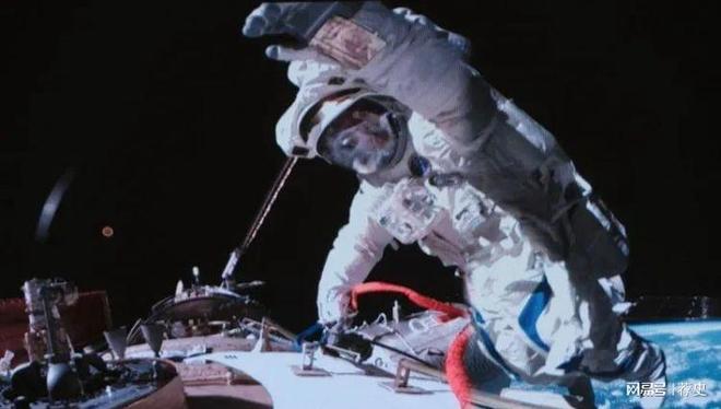 米乐M6平台：威武！神舟二十顶住太空碎片撞击要回家了或带回国宝级航天(图8)