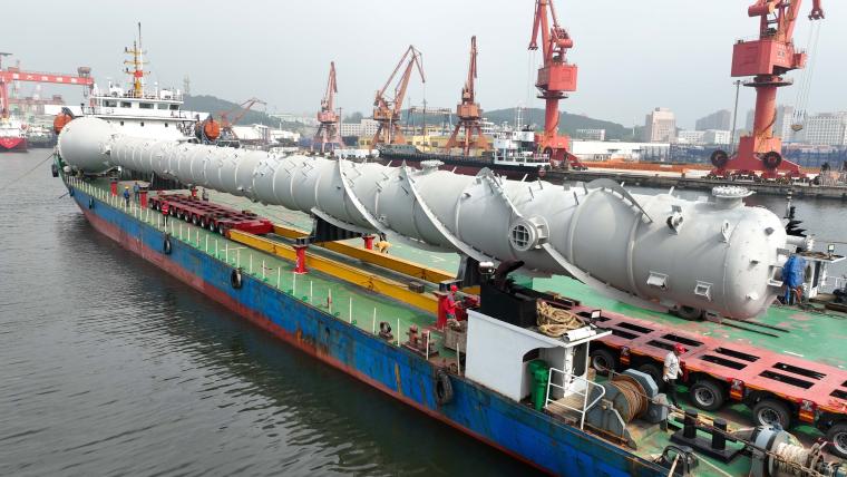 大连金重交付年产40万吨ɑ-烯烃装置两台核心设备(图2)