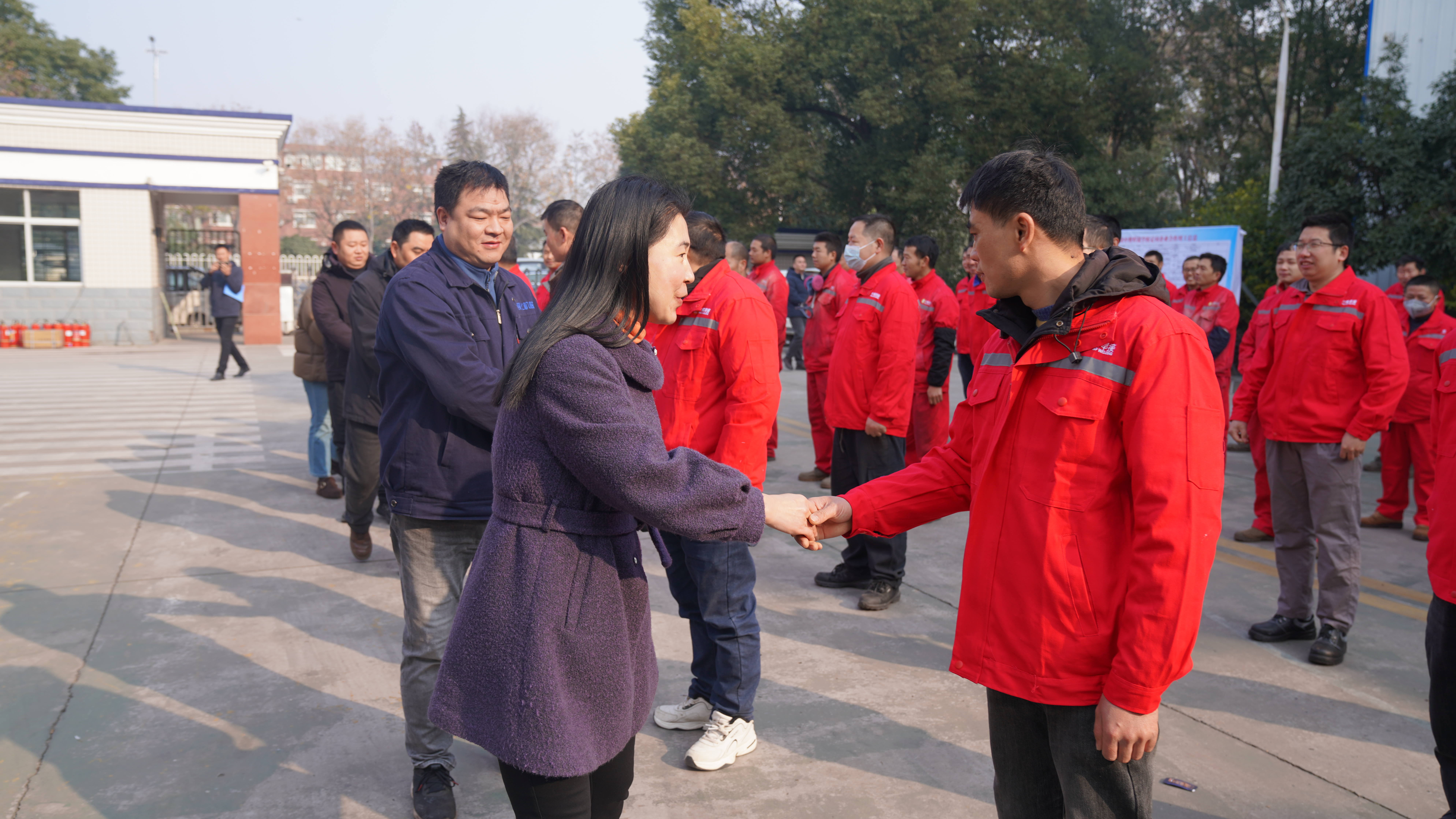 襄城区举办技能培训学子结业欢送会助力襄阳磷化工千亿级产业集群建设(图4)