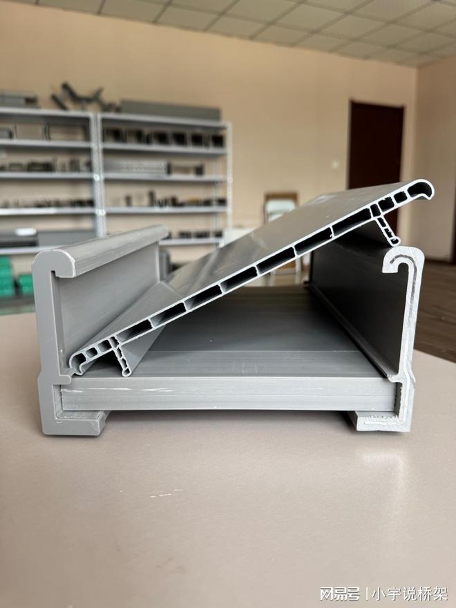 2025化工专用高分子电缆桥架防腐选型避坑指南(图1)