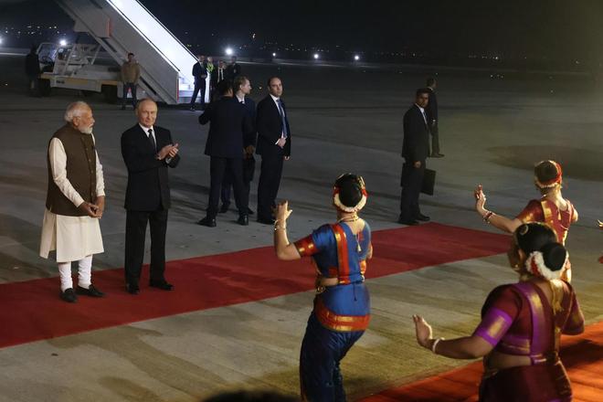 米乐M6网页版：俄乌冲突后普京首访印度：莫迪亲自到机场迎接私人晚宴持续3小时将谈石油武器和驻军(图1)
