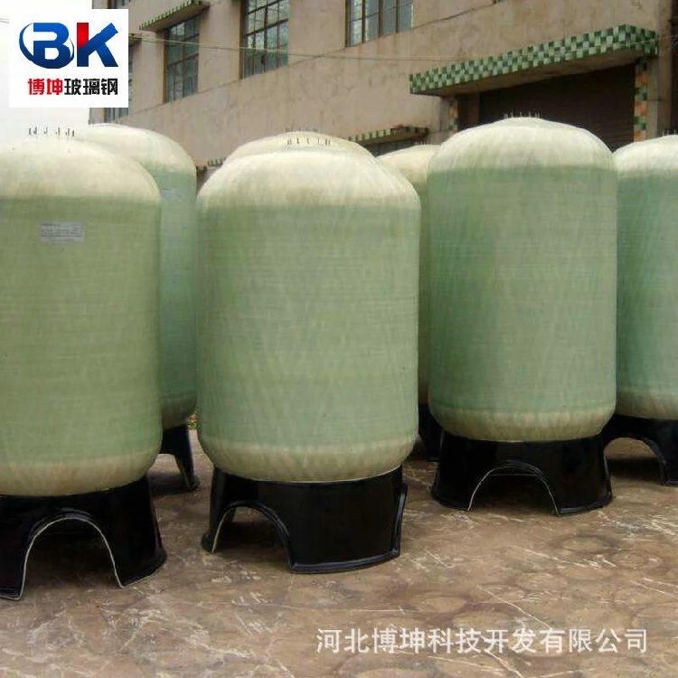 米乐M6平台：大容积现场缠绕加工使用寿命长;玻璃钢贮罐玻璃钢储罐出售(图1)