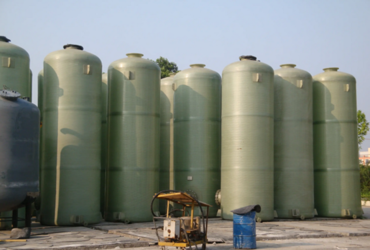 米乐M6平台：大容积现场缠绕加工使用寿命长;玻璃钢贮罐玻璃钢储罐出售(图4)