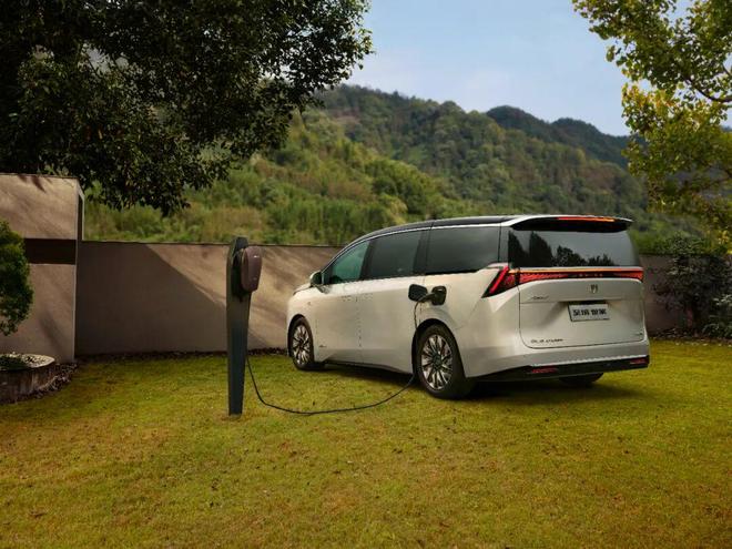 别克至境世家上市4399万起焕新MPV豪华(图15)