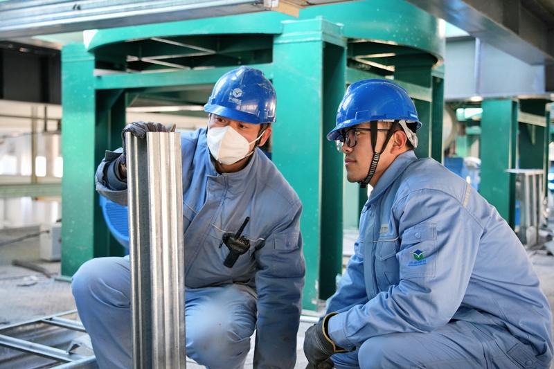 米乐M6平台：让国产“工业心脏”跳得更强——齐鲁科力8000吨高性能催化新材料项目建设投产侧记_山东_大众网(图2)