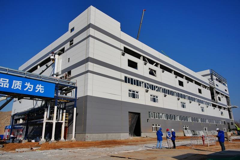 米乐M6平台：让国产“工业心脏”跳得更强——齐鲁科力8000吨高性能催化新材料项目建设投产侧记_山东_大众网(图3)