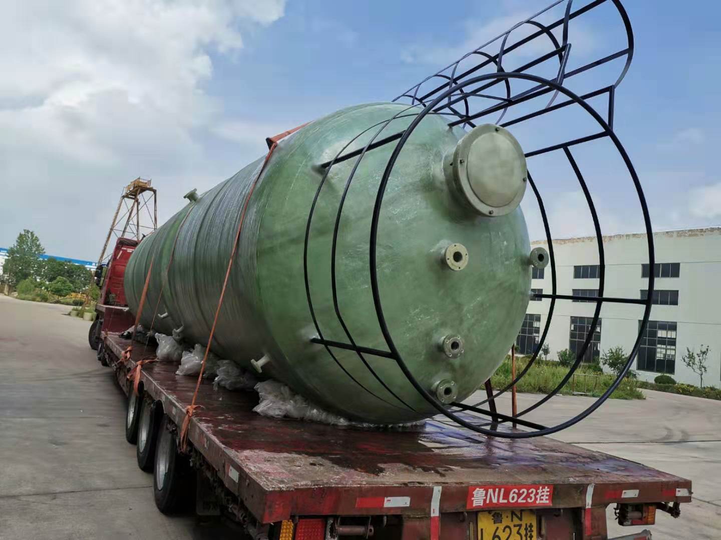 玻璃钢储罐内部结构说明(图1)