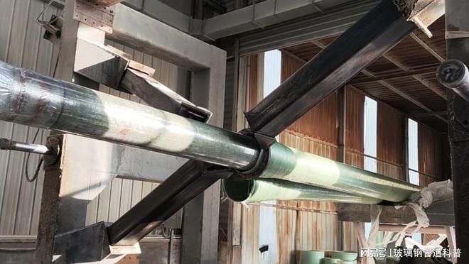 米乐M6：探秘玻璃钢压力管加工厂：材料特性与生产工艺全解析(图4)