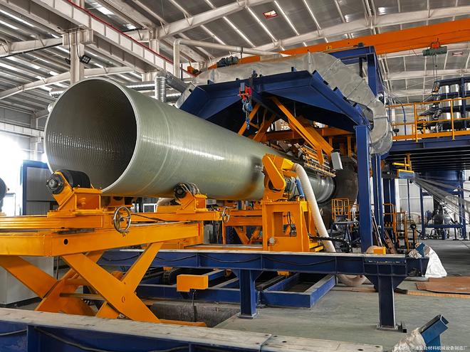 米乐M6网页版：玻璃钢管道缠绕机厂家实力盘点(图1)